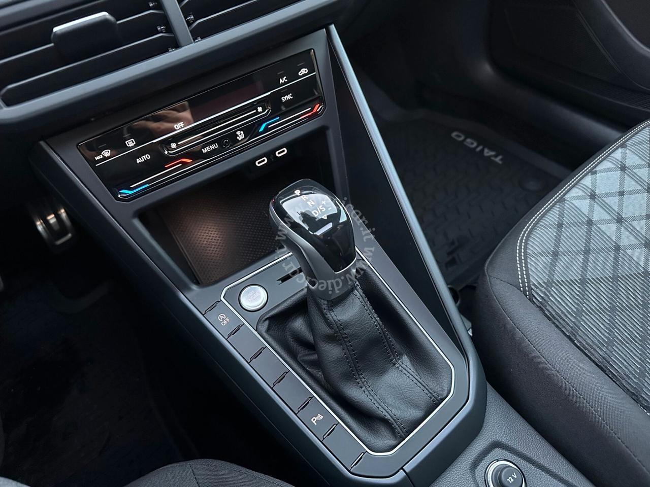 Volkswagen Taigo 1.0 TSI 115 CV DSG R-Line Plus TETTO MATRIX KEY-LESS