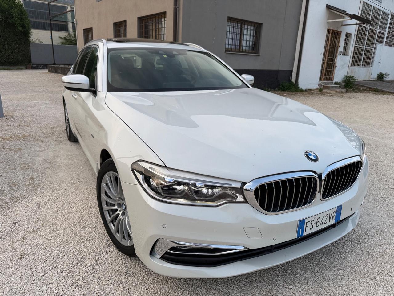 Bmw 520 520d xDrive Touring Luxury Full Tettto Pelle Navi