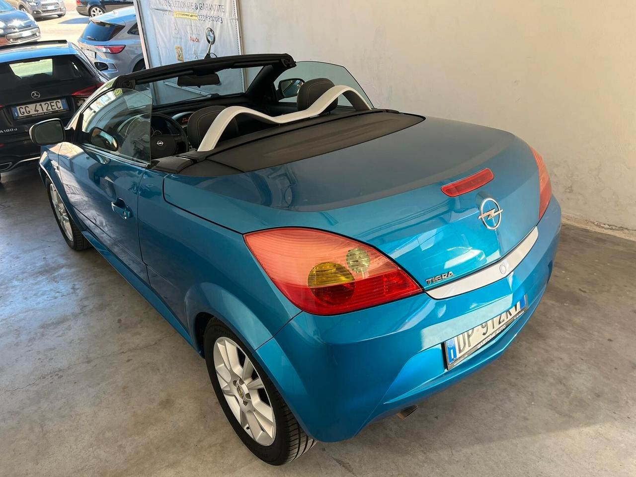 Opel Tigra TwinTop 1.4 16V Sport CABRIO