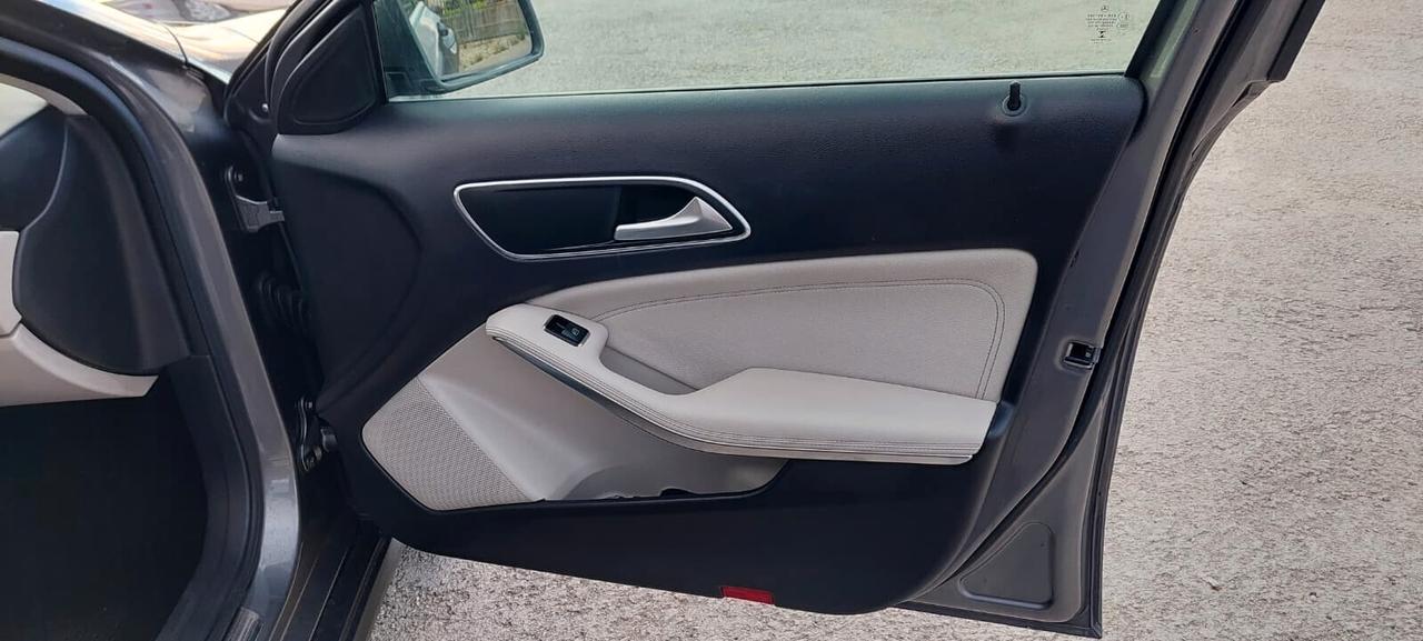 Mercedes-benz GLA 200 CDI Automatic Premium
