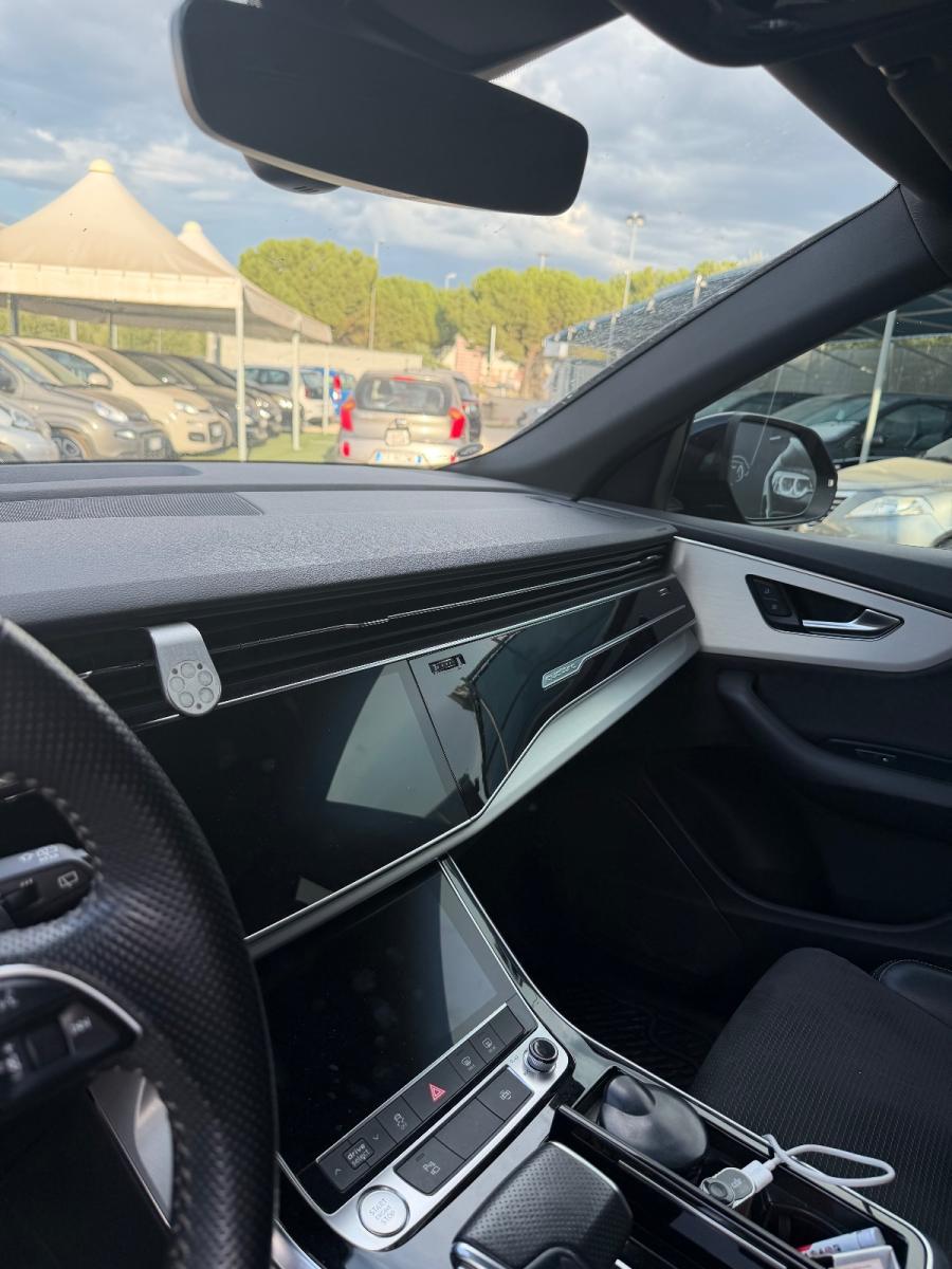 AUDI - Q8 - 50 TDI 286 CV quattro tiptronic Sport