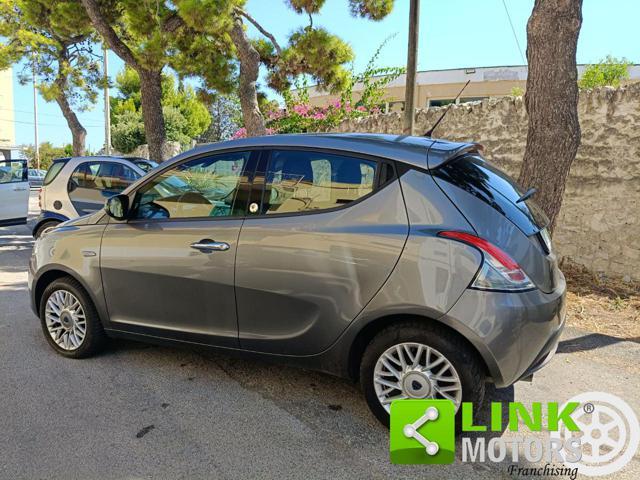 LANCIA Ypsilon 1.2 69 CV 5 porte GPL Ecochic Silver NEOPATENTATI
