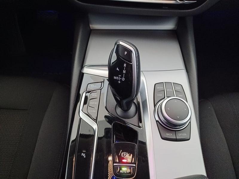 BMW Serie 5 G30 2020 Berlina LCI D 520d mhev 48V Business auto