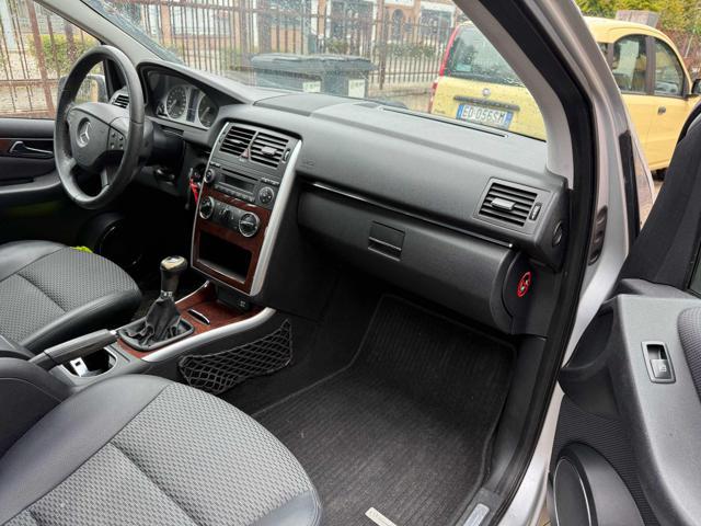 MERCEDES-BENZ B 200 Sport