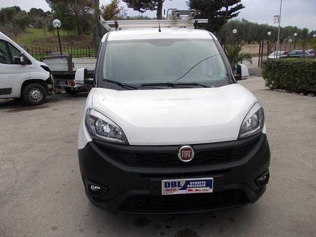 Fiat Doblò 1.4 T-Jet con o senza allestimento