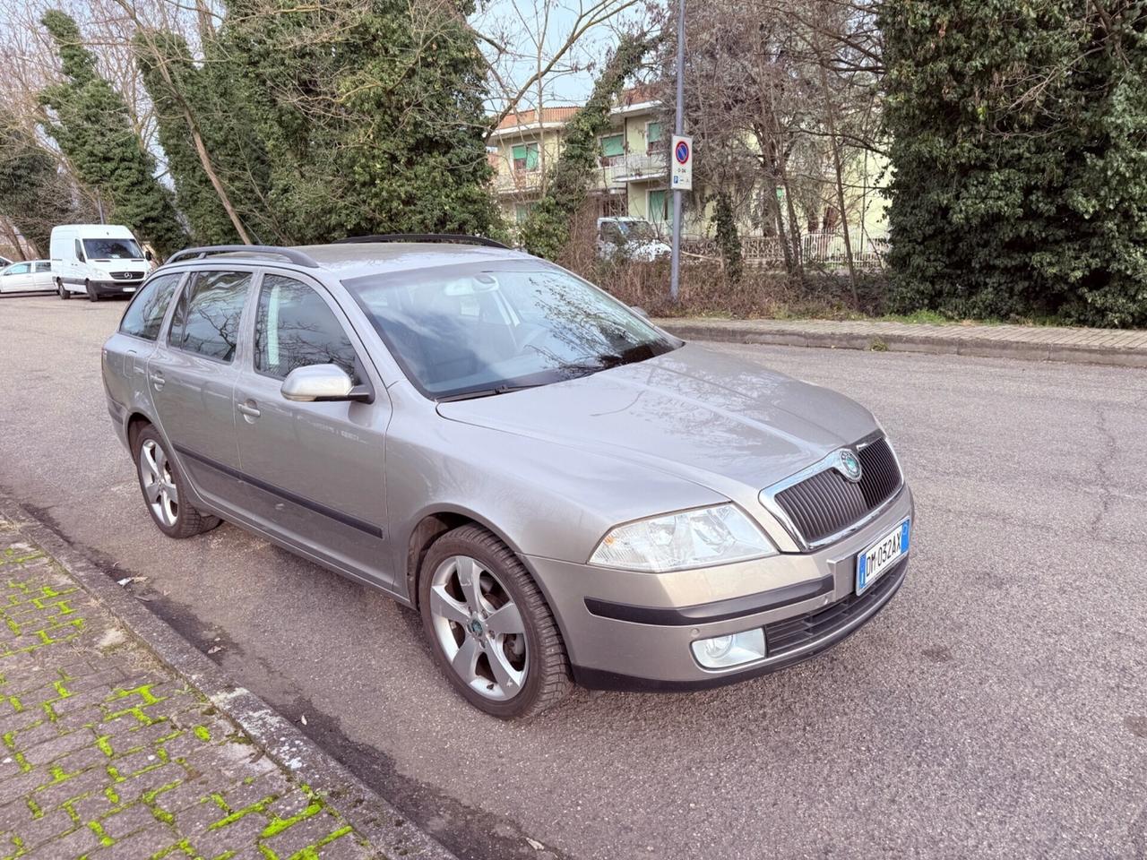 Skoda Octavia 2.0TDI- UNICO PROPRIETARIOOOO!!