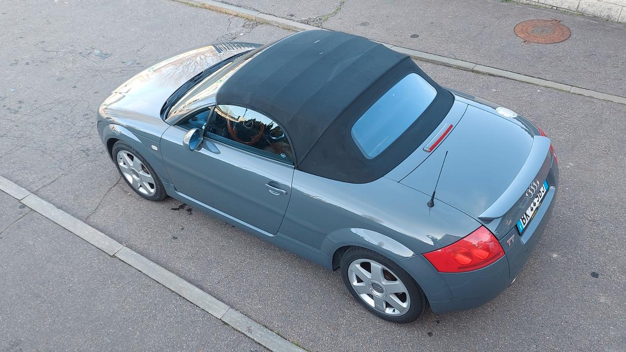 AUDI TT Roadster 1.8T 180cv S-Line