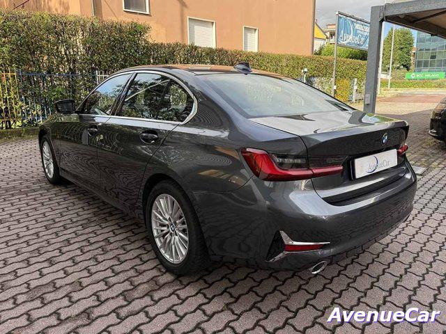 BMW 330 i xdrive Luxury BERLINA CILINDRATA 2.000