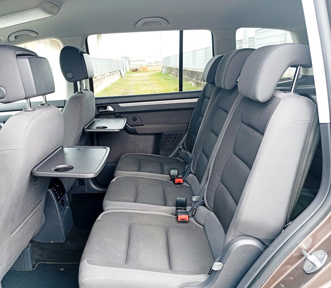 Volkswagen Touran 2015Comfortline 7 POSTII Neop Trattabile