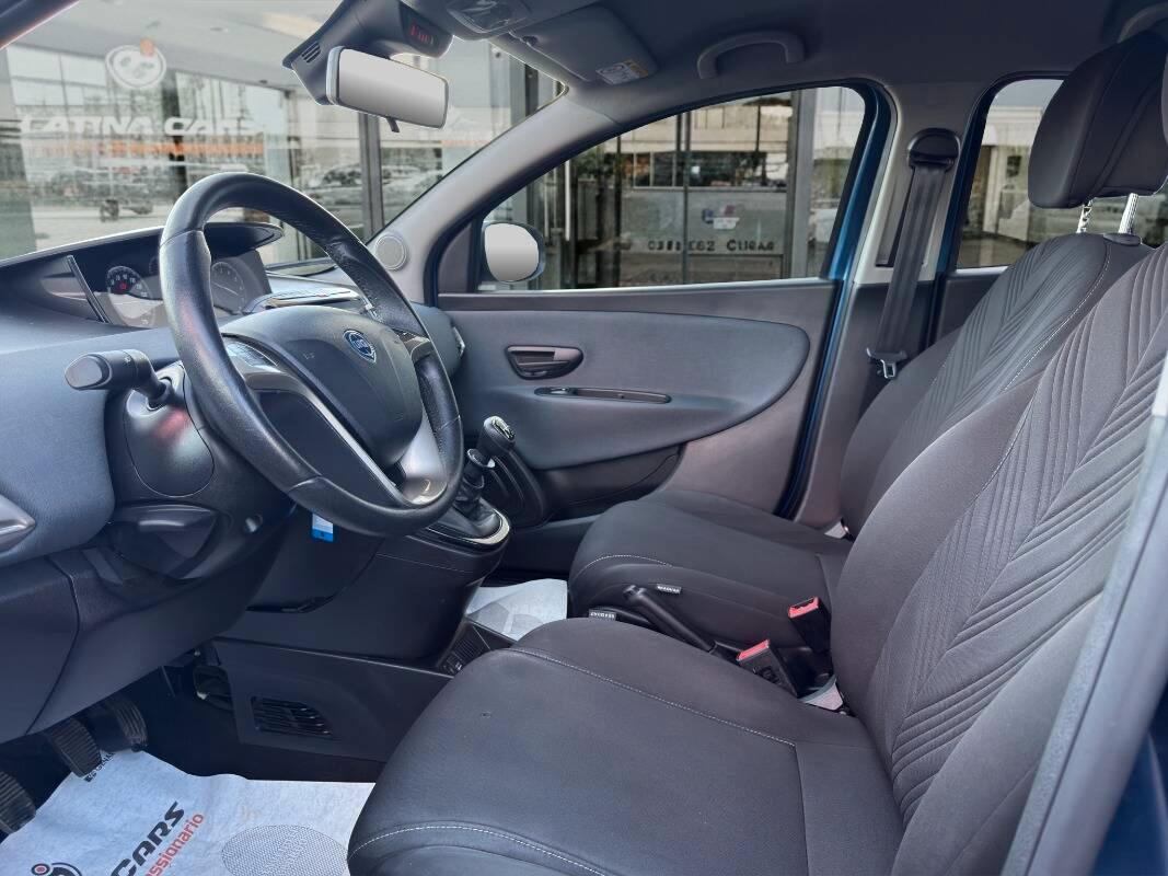 Lancia Ypsilon III 1.0 firefly hybrid Gold s&s 70cv Con CARPLAY