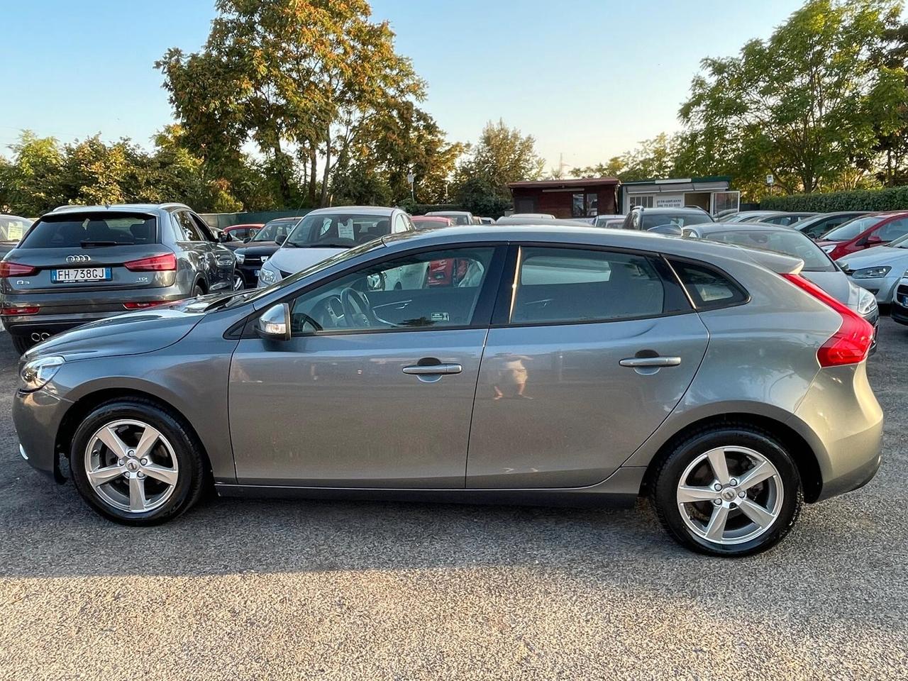 Volvo V40 D2 R-design Momentum soli 60 mila km