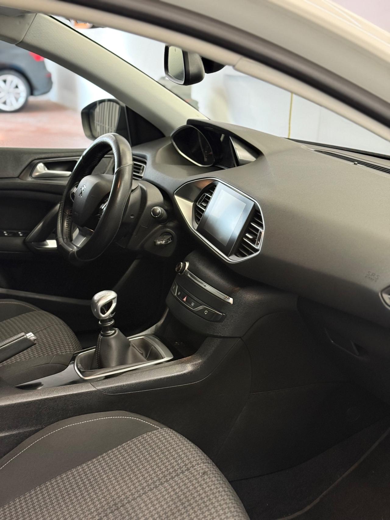 Peugeot 308 BlueHDi 130 S&S Allure