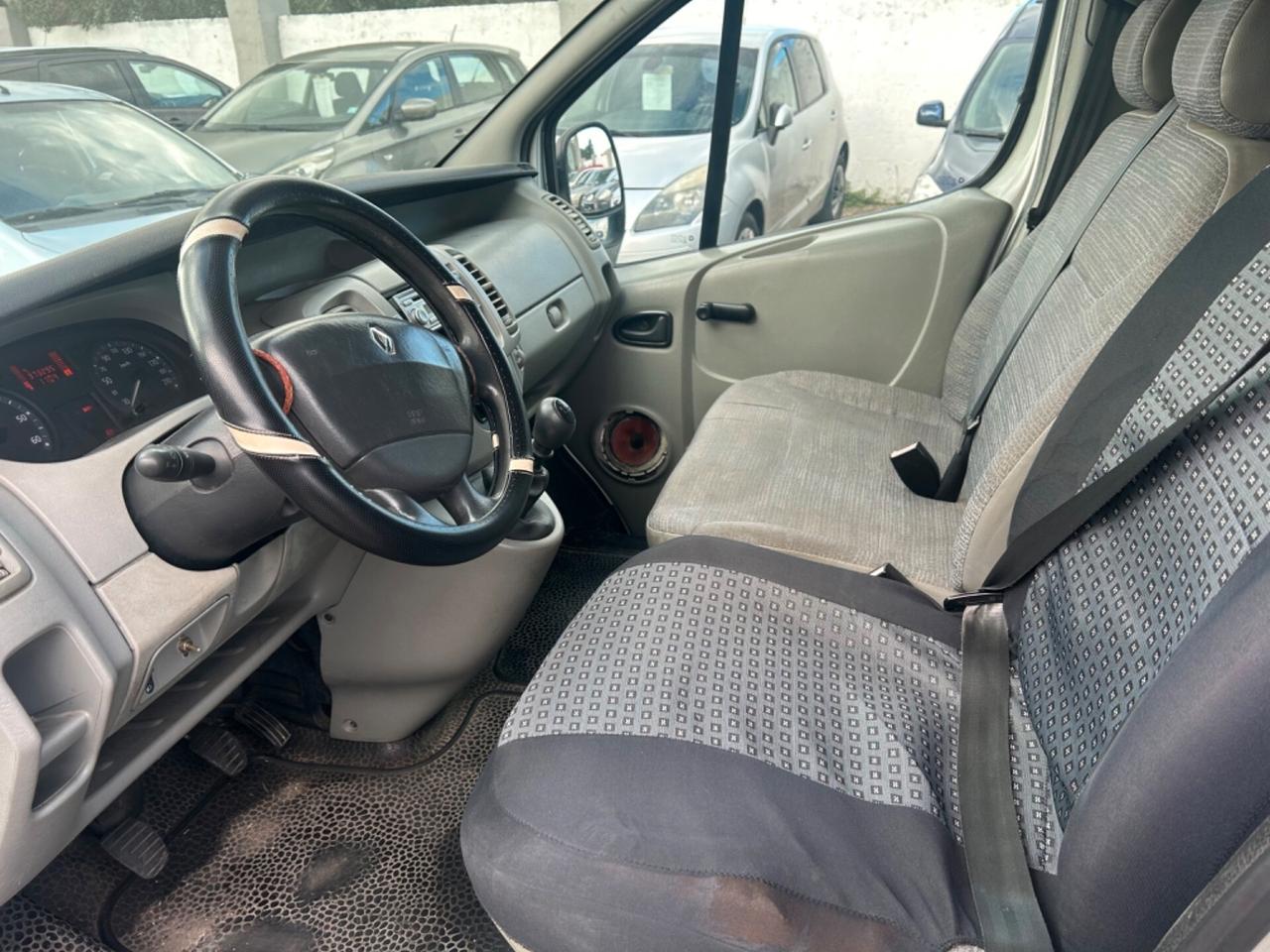 Renault Trafic T27 2.0 dCi/115 PC-TN Passenger 9 POSTI Confort