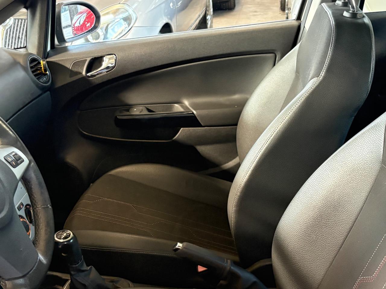Opel Corsa 1.2 5 porte Sport