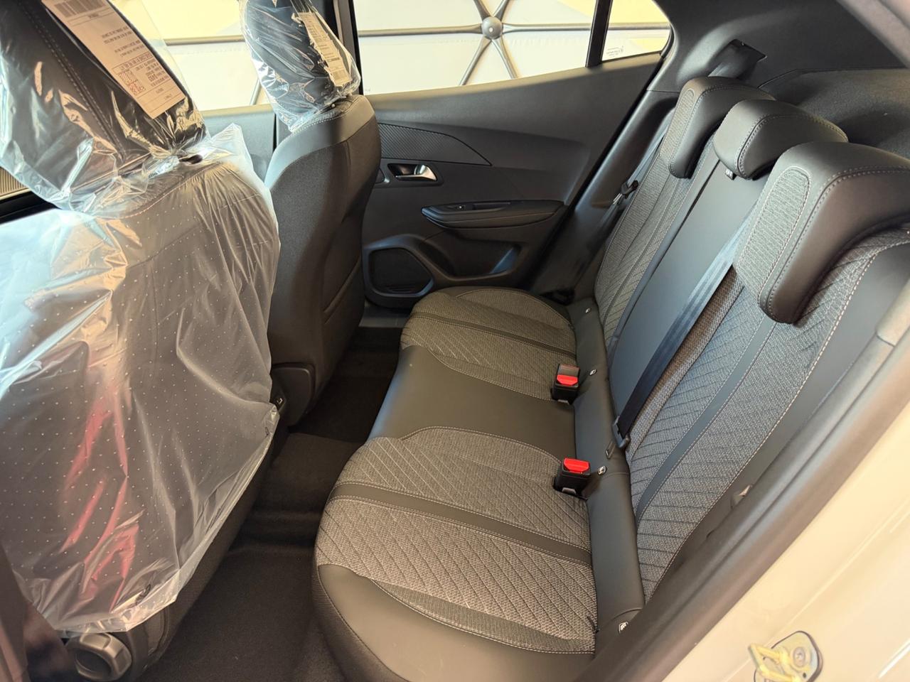 Peugeot 2008 Hybrid 110 e-DCS6 Allure