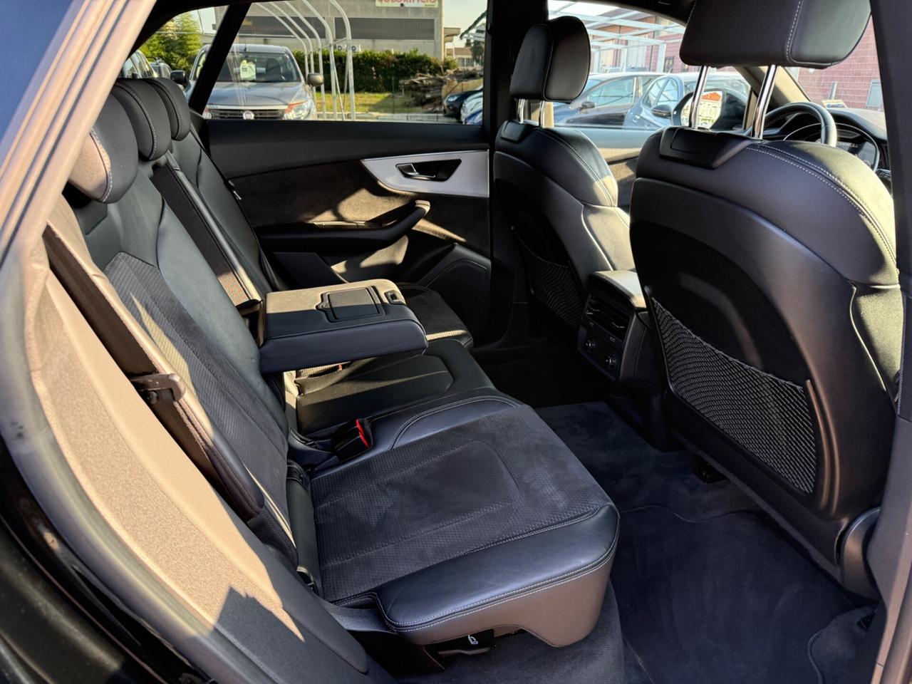 Audi Q8 45 TDI 231CV quattro S-LINE IVA ESPOSTA