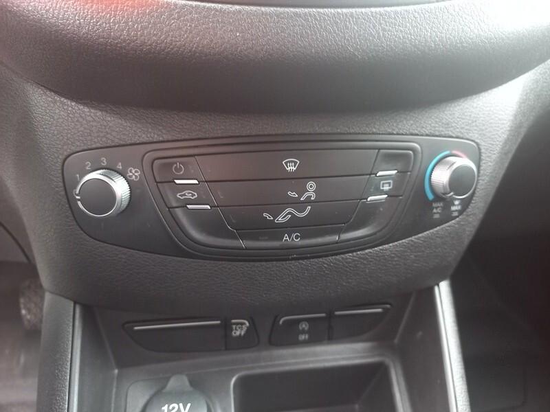 Ford Transit Courier van 15 tdci 75 cv