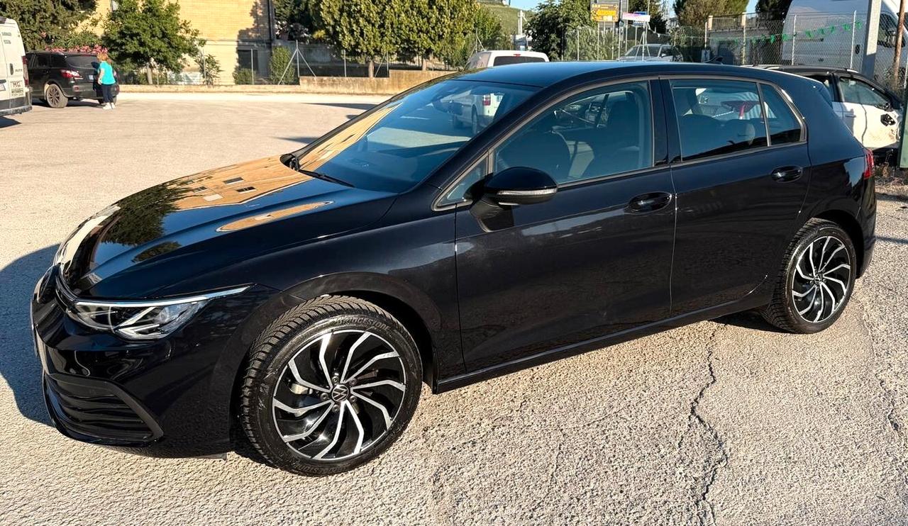 Volkswagen Golf 1.0 eTSI EVO DSG Life