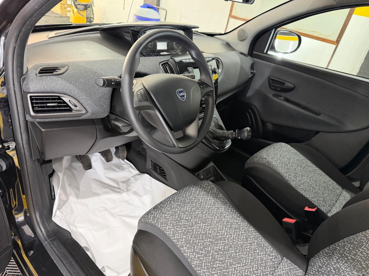 Lancia Ypsilon 1.0 FireFly 5 porte S&S Hybrid Silver Plus