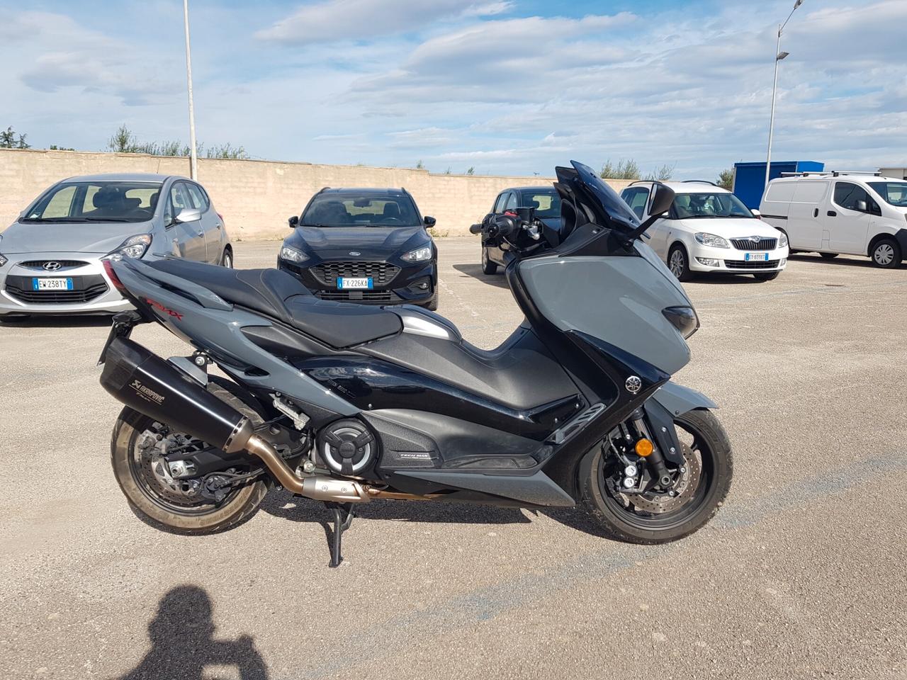 YAMAHA TMAX 560 2021