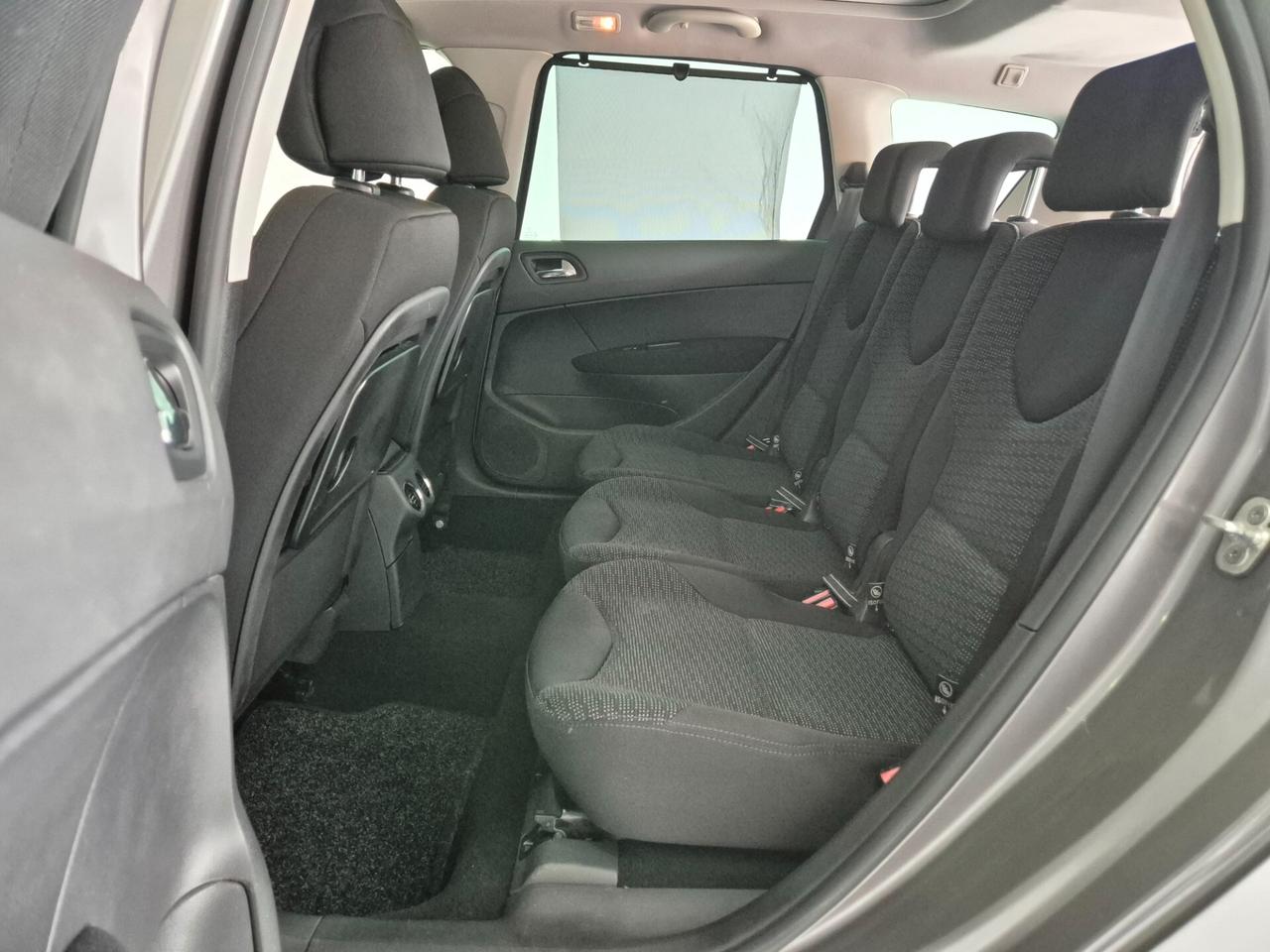 Peugeot 308 1.6 HDi 110CV SW Ciel Féline