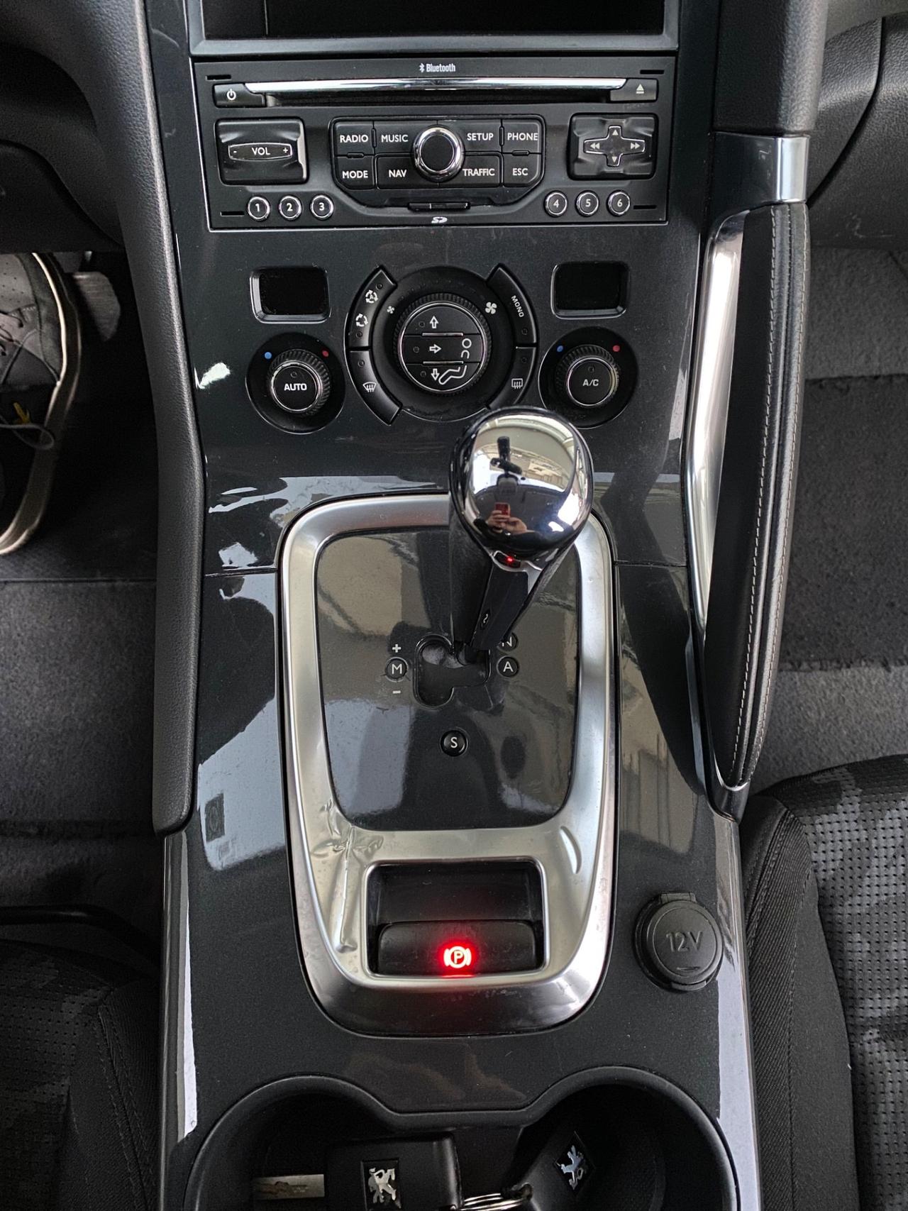 Peugeot 3008 1.6 e-HDi 112cv AUTOMATICA “Allure”