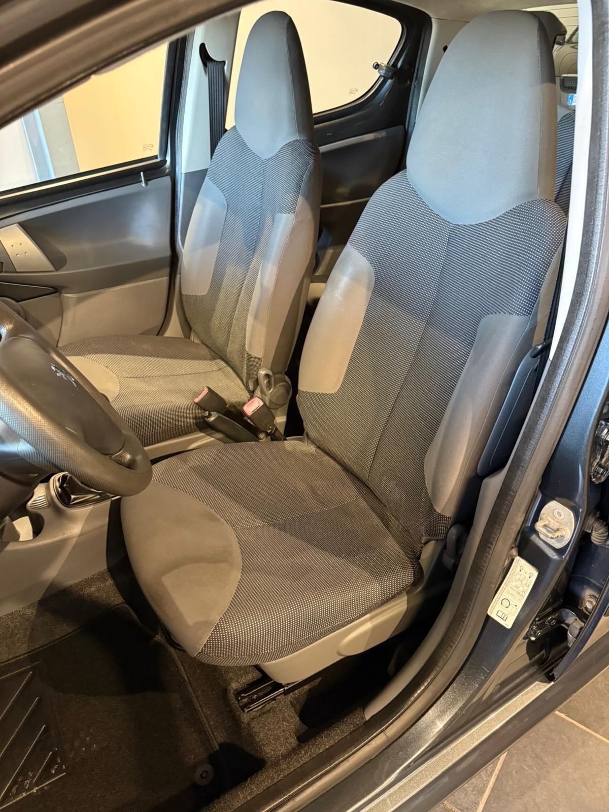 Peugeot 107 1.0 -NEOPATENTATI-UNICO PROPRIETARIO