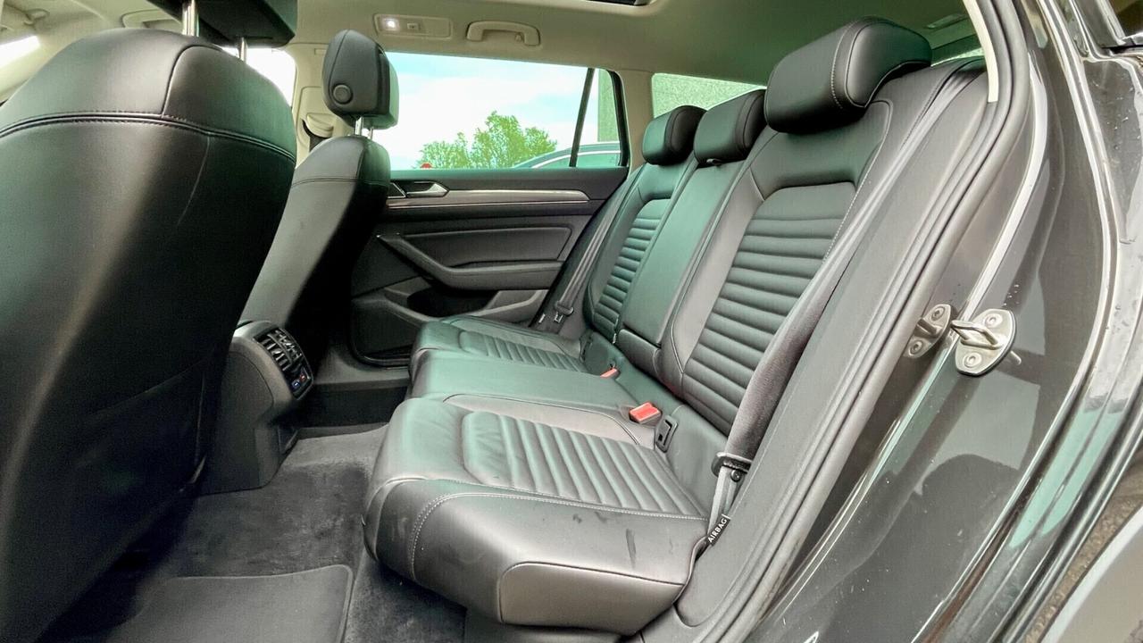 VOLKSWAGEN PASSAT VARIANT 2.0 ALLTRACK 4 MOTION DSG EXECUTIVE BMT 190CV - TETTO, PELLE, VIRTUAL COCKPIT
