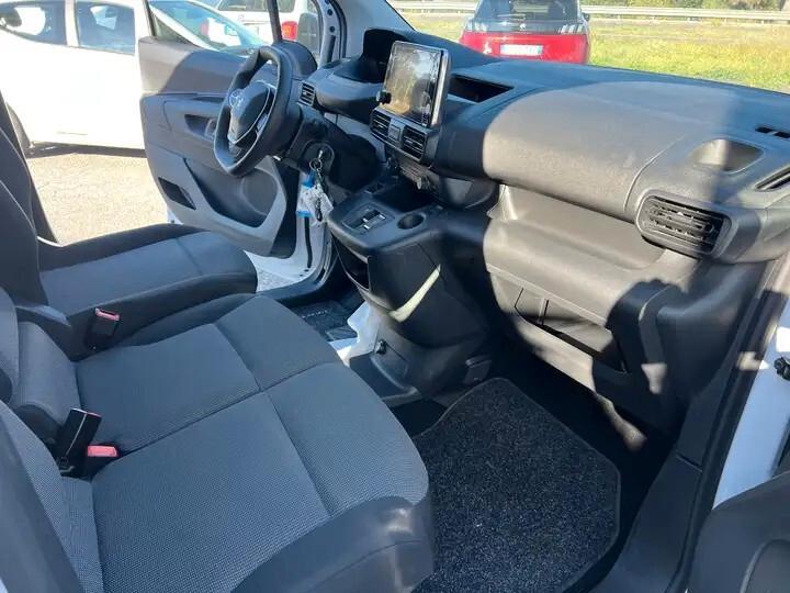 Peugeot Partner e-Partner motore elettrico 136 CV L2H1 Furgone Premium