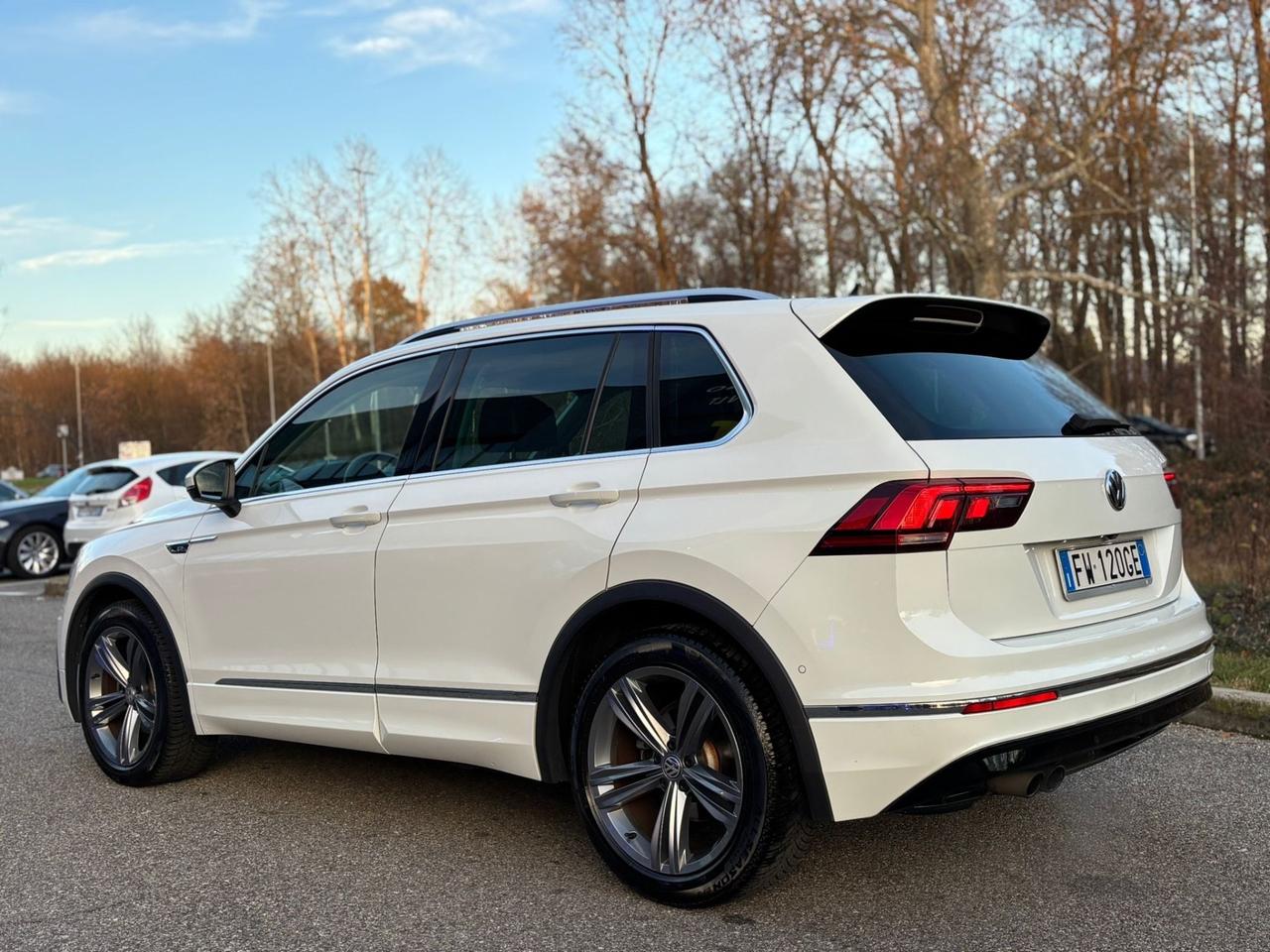 Volkswagen Tiguan 1.6 TDI SCR R-LINE BlueMotion Technology