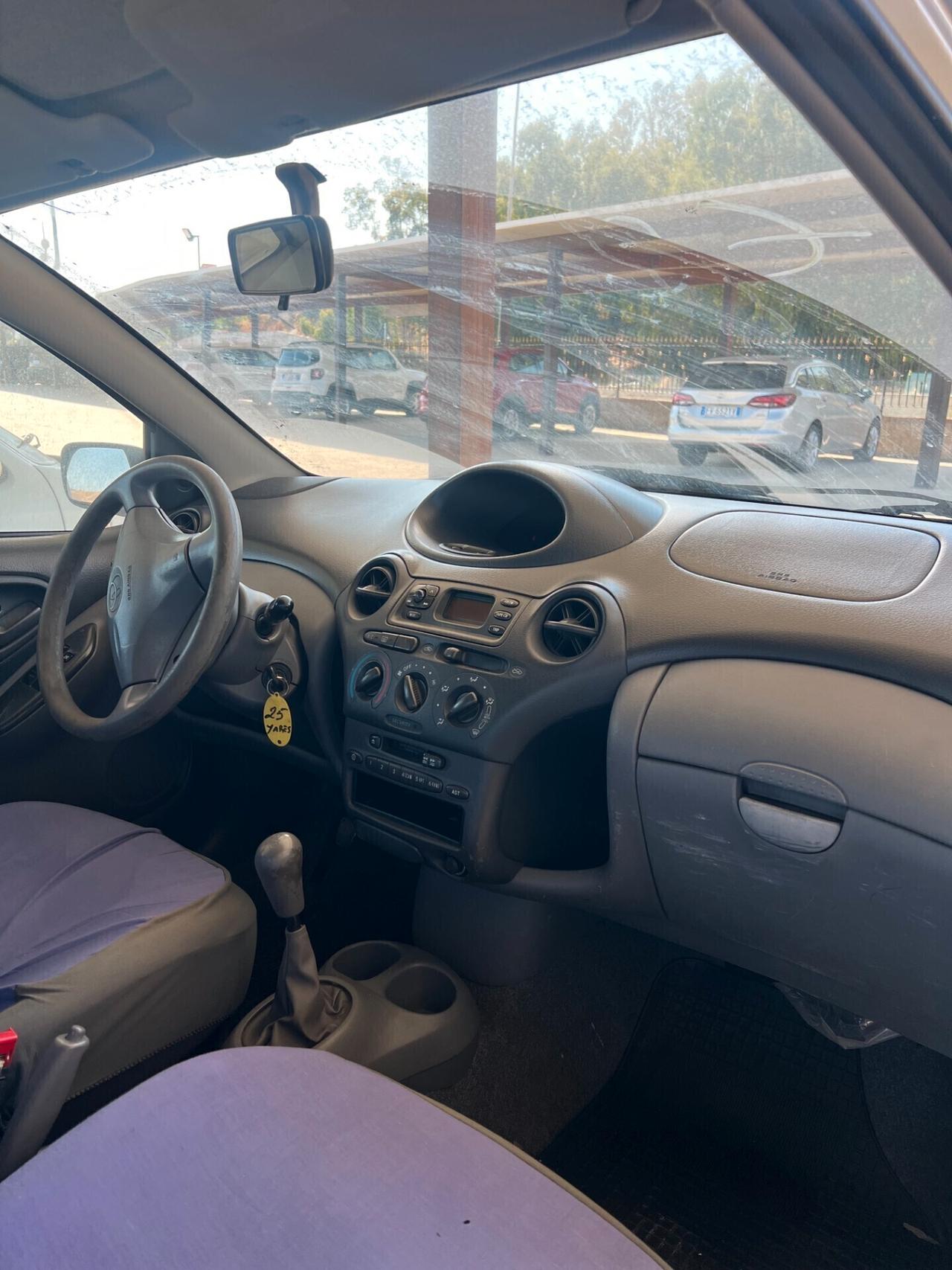 Toyota Yaris 1.0i 16V cat 3 porte