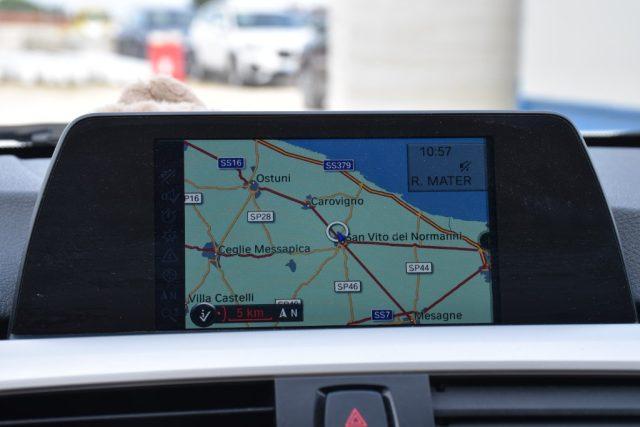 BMW 320 d Touring Business aut. *NAVIGATORE*