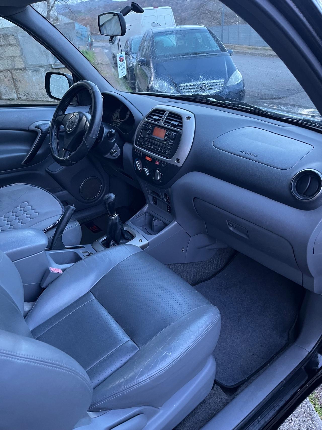 Toyota RAV 4 RAV4 2.0 Tdi D-4D cat 3 porte Sol