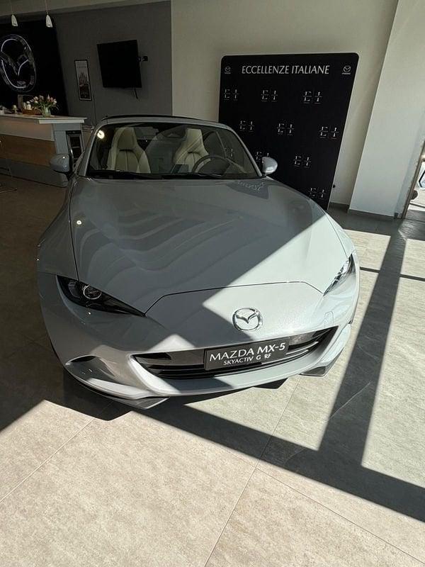 Mazda MX-5 MAZDA MX-5 1.5L 132 CV Skyactiv-G RF Kazari 6MT AEROGRAY/vettura demo solo per uso dimostrativo,
