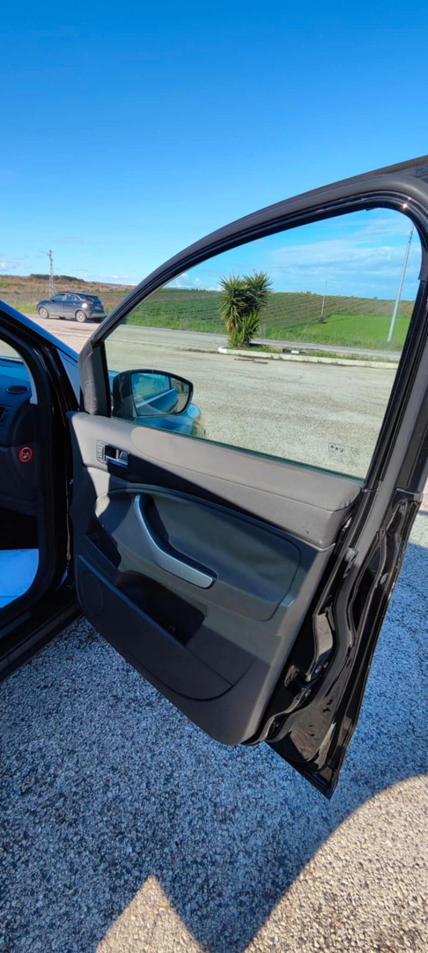 Ford Kuga Kuga+ 2.0 TDCi 140 CV 2WD DPF