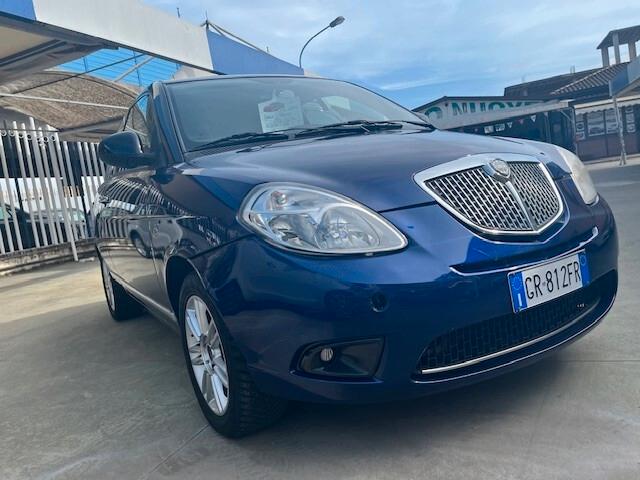 LANCIA YPSILON 2011