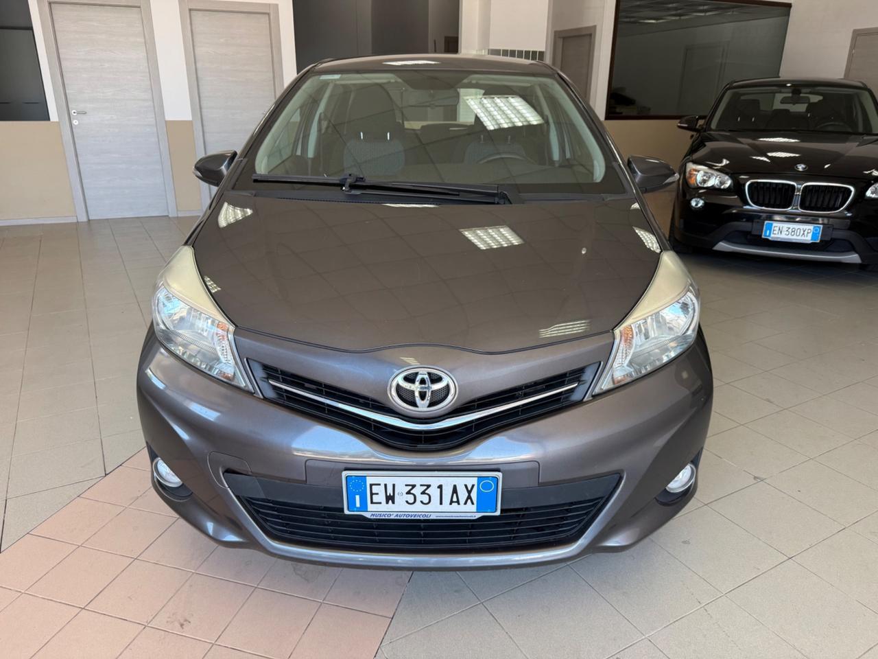 Toyota Yaris 1.0 5 porte Lounge