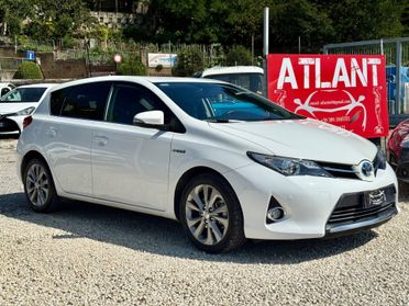 Toyota Auris 1.8 hsd executive