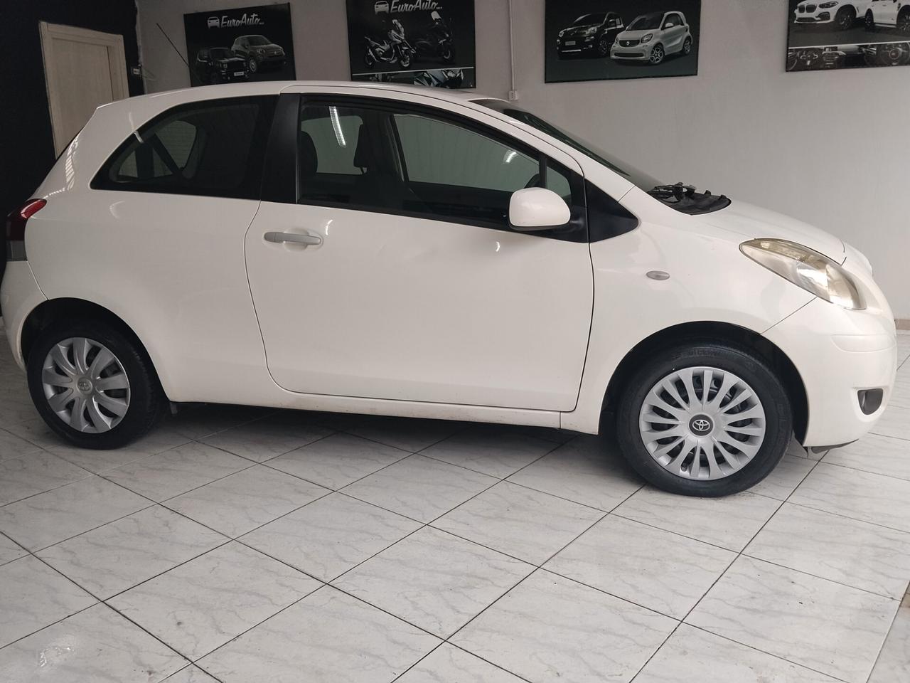Toyota Yaris 1.0 benzina 2010 CON GARANZIA