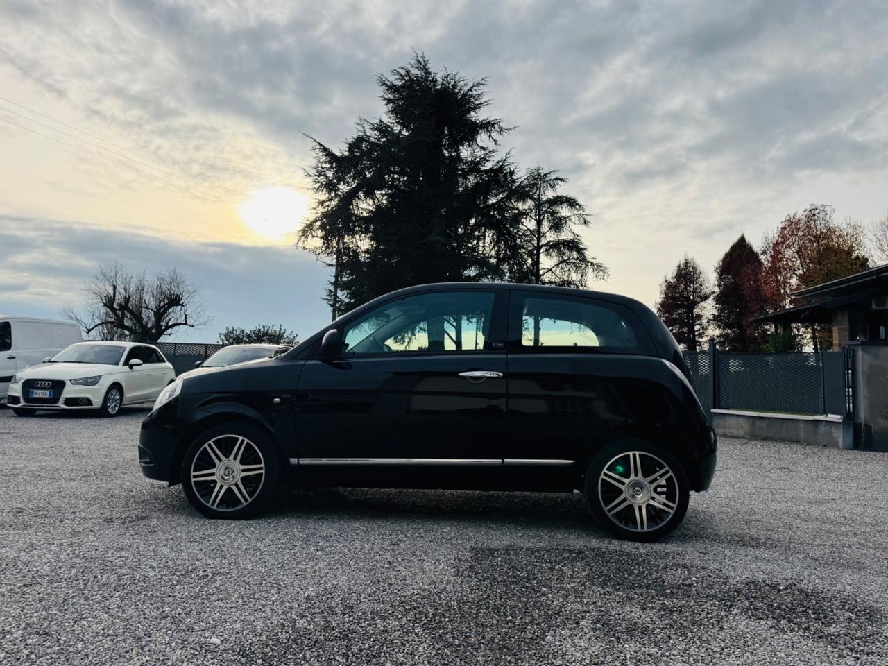 Lancia Ypsilon 1.2 69 CV Unyca