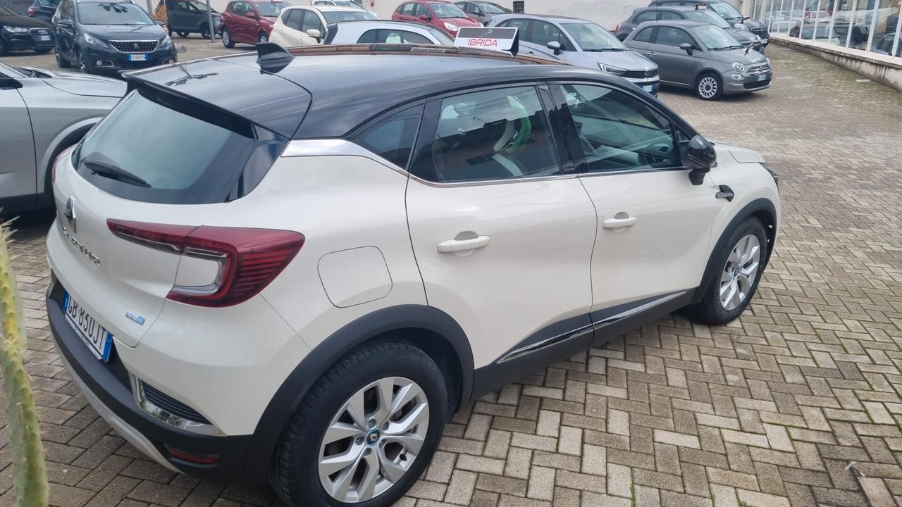 Renault Captur Plug-in Hybrid E-Tech 160 CV Initiale Paris