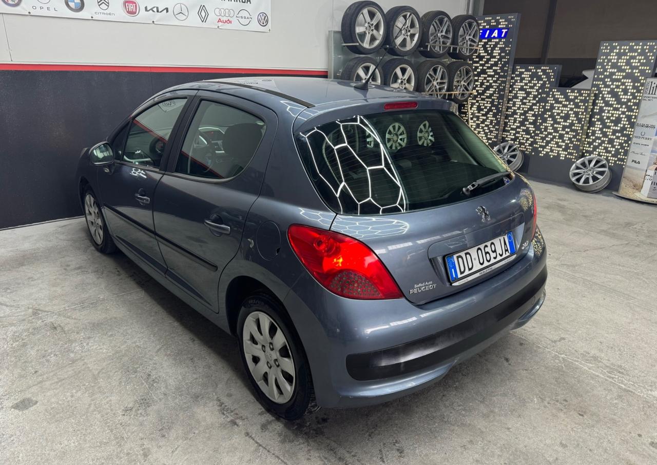 Peugeot 207 1.4 HDi 5Porte ADATTA NEOPATENTATI