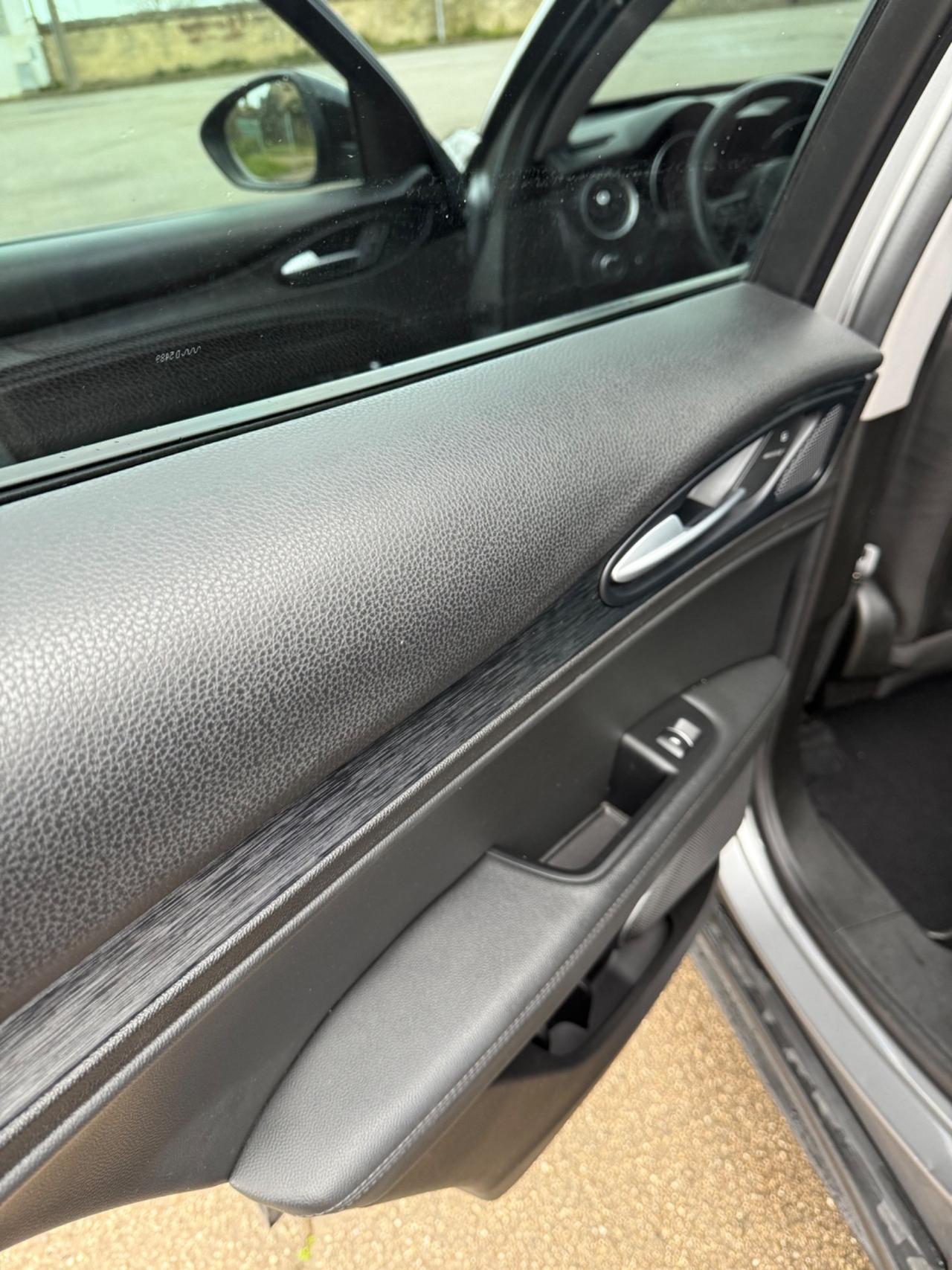 Alfa Romeo Stelvio 2.2 Turbodiesel 160 CV AT8 RWD Business