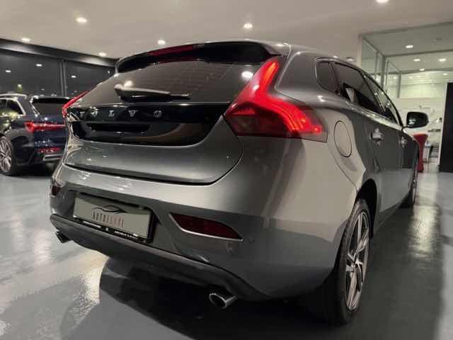 VOLVO V40 D2 R-design