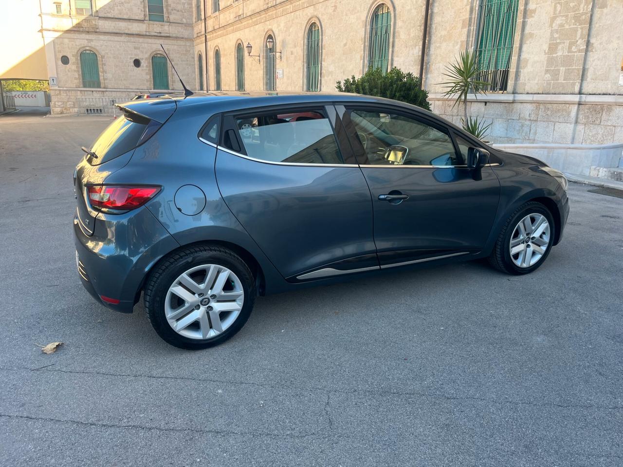 Renault Clio dCi 8V 90CV EDC Start&Stop 5 porte Energy Intens