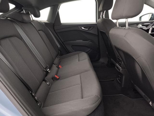 AUDI Q4 e-tron 40 Business Advanced