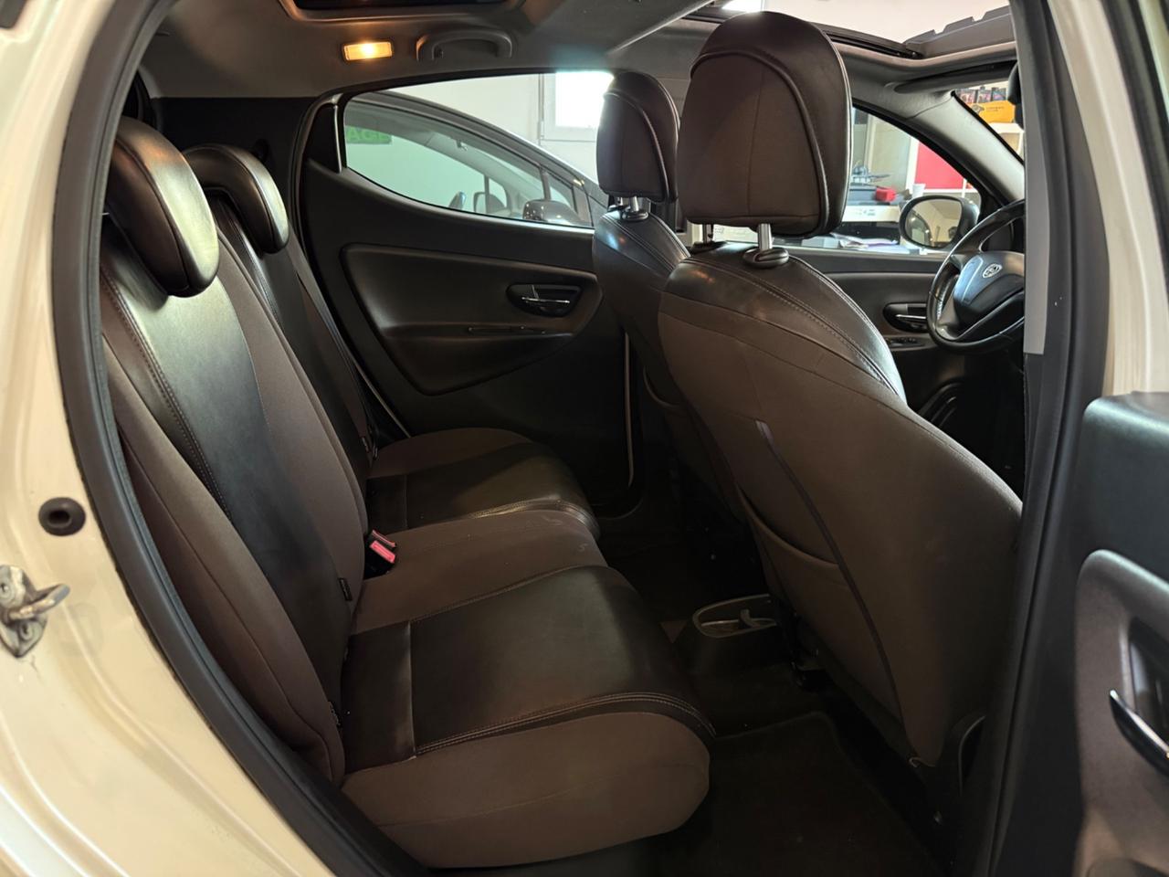 Lancia Ypsilon 0.9 BENZINA NEOPATENTATI