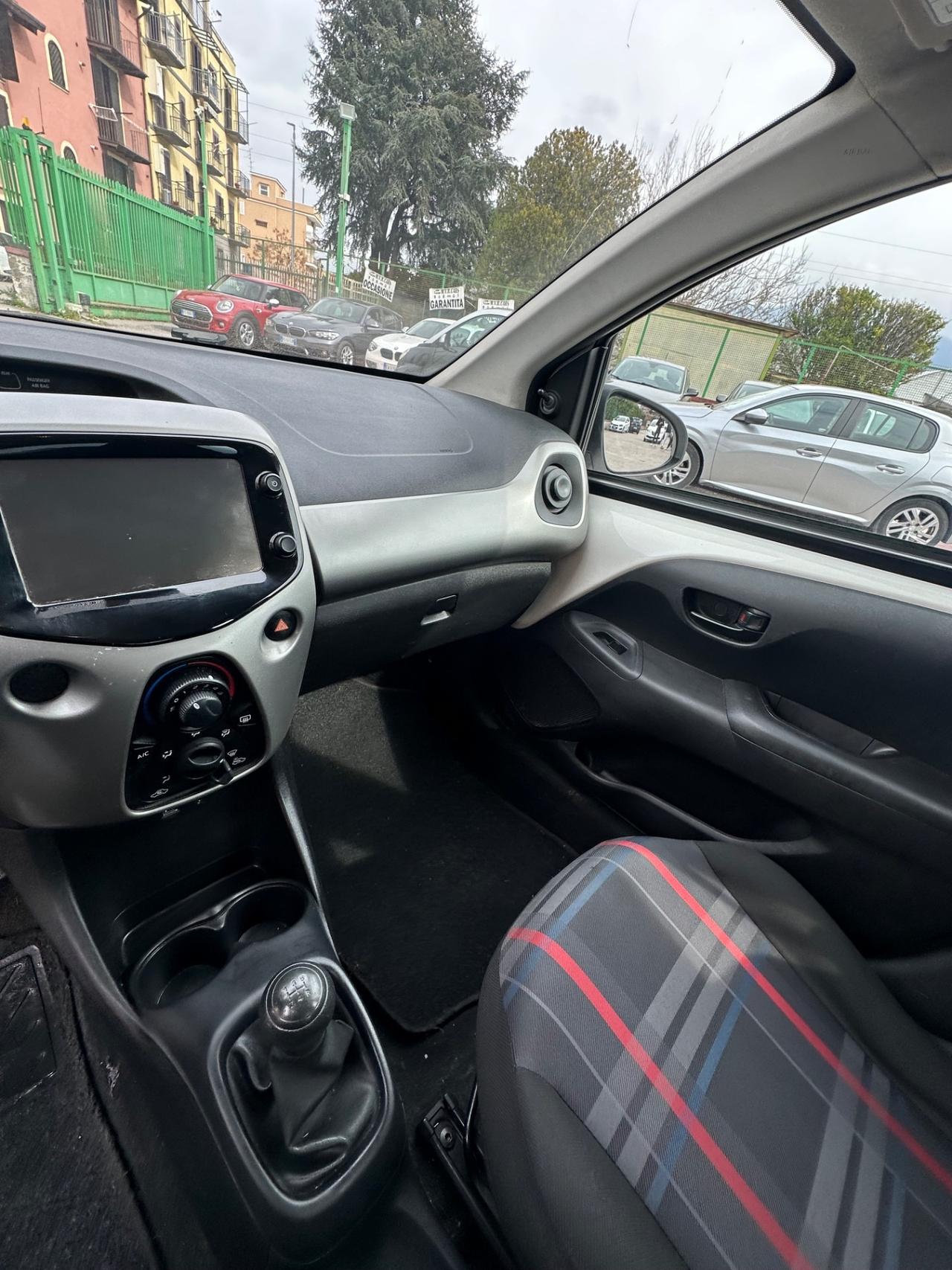 Peugeot 108 VTi 68 5 porte Allure TOP!