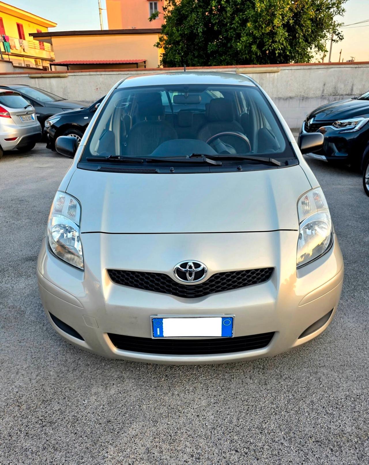 Toyota Yaris 1.0 5 porte Now