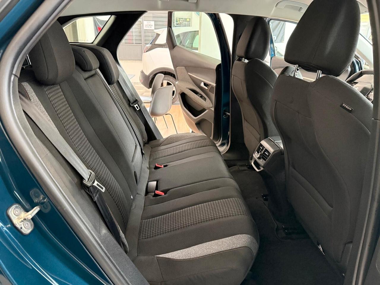 Peugeot 3008 BlueHDi 130 S&S EAT8 Active Business